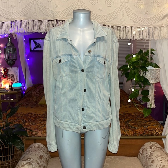 Soft denim Button down long sleeve shirt - Picture 2 of 6